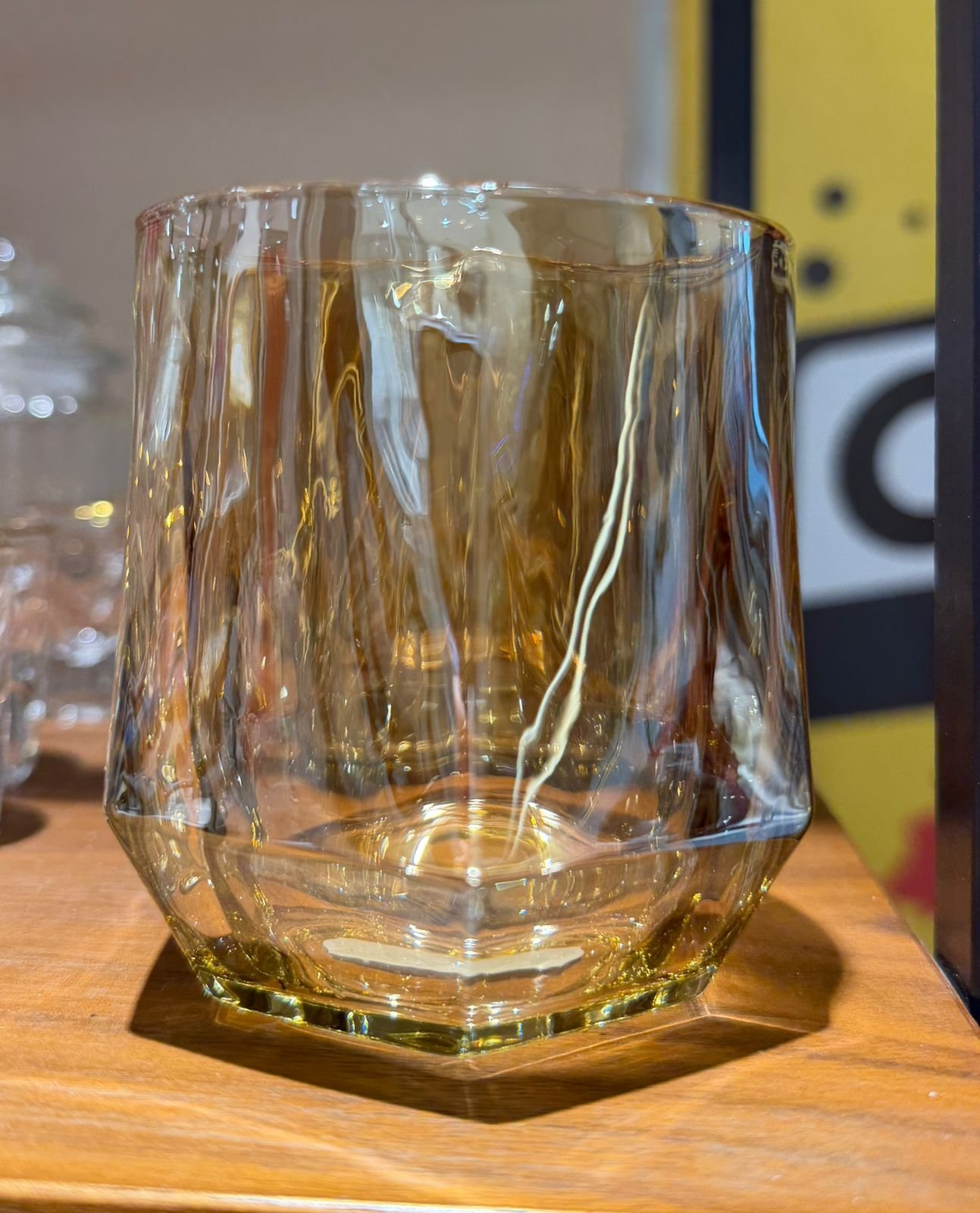 Gotë qelqi Hexagonal