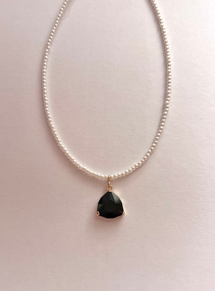 Κολιέ Πέρλες “Black Crystal” με Κρεμαστό Μενταγιόν
