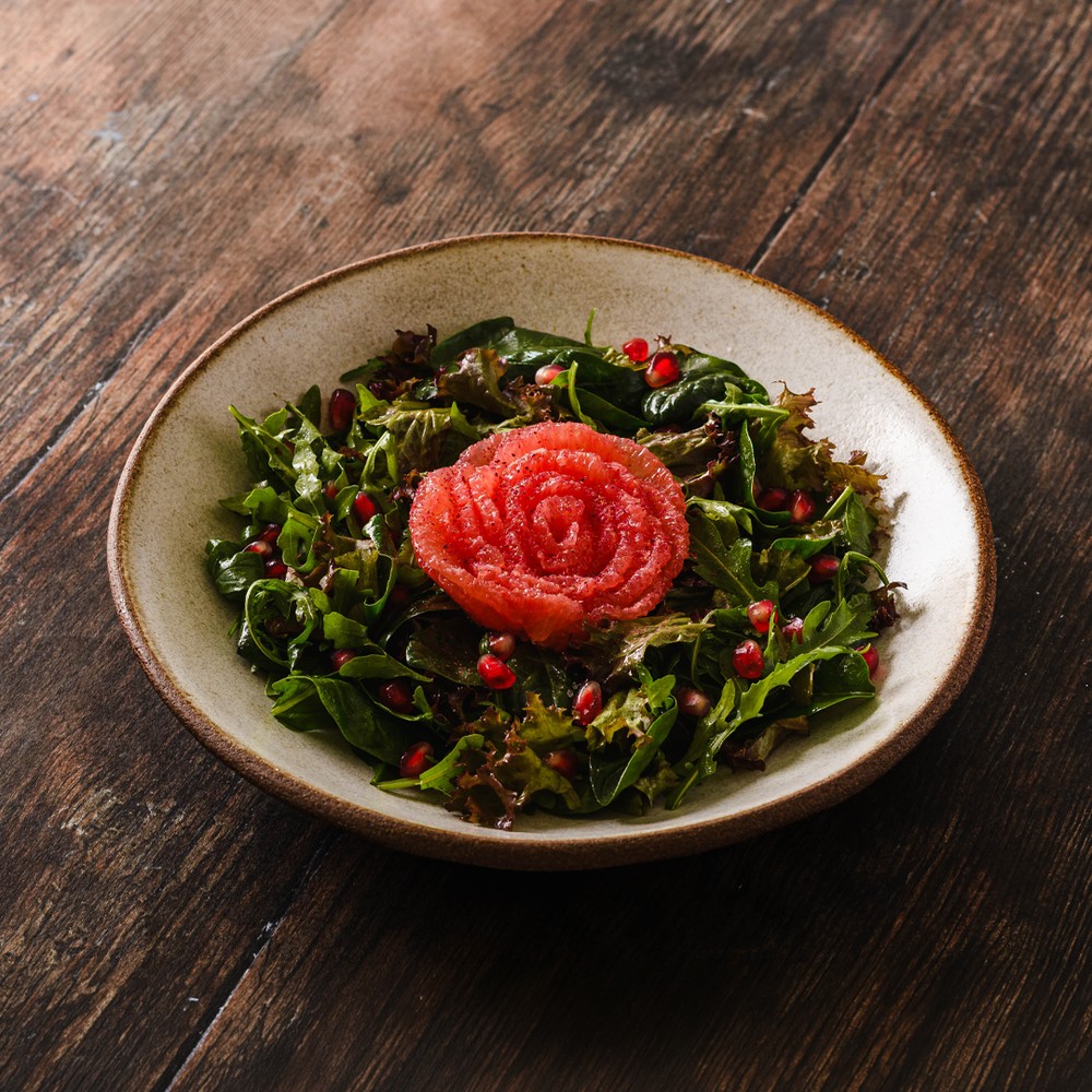 Rose Touched Garden حديقة الورد 