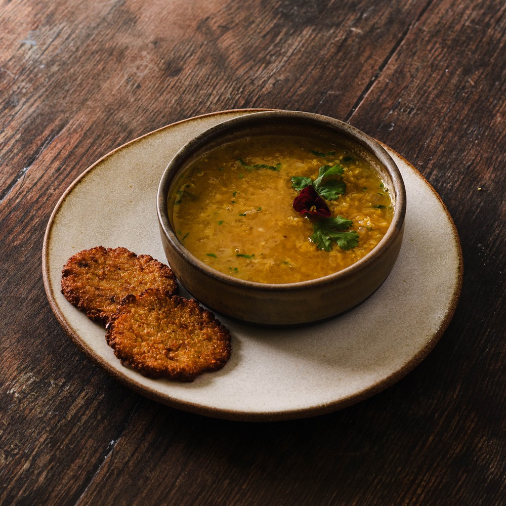 Loomi Embrace  عناق اللومي 